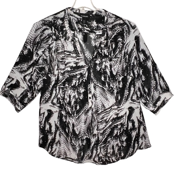 Lane Bryant Blouse Plus Size 22 24 3X Black White Print V Neck Roll Tab Sleeves - Picture 3 of 14